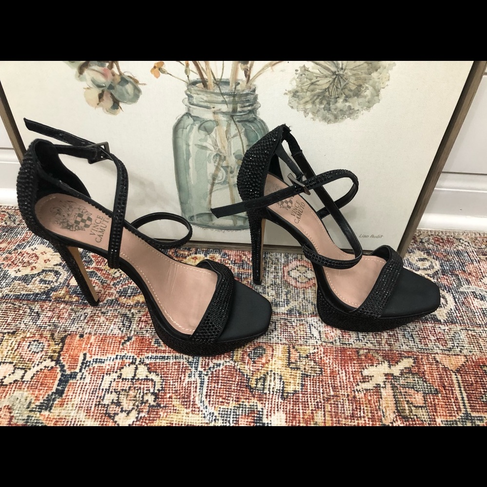 Sexy & comfortable Vince Camuto heels!